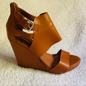 Express wedge sandals NWOT